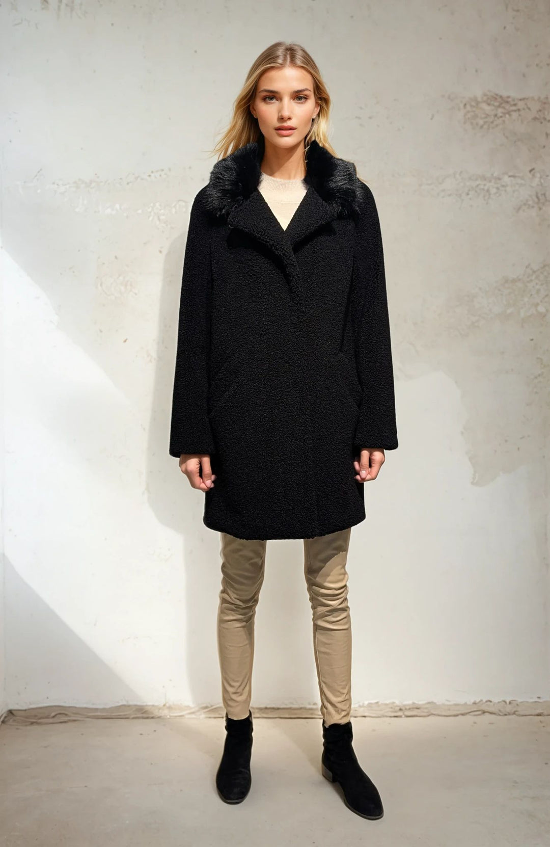 April, 85 cm. - Hood - 100% Faux Fur - Women - Black