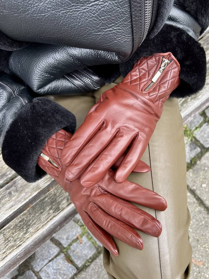 2687 Lamb Slink Leather Glove - Whisky