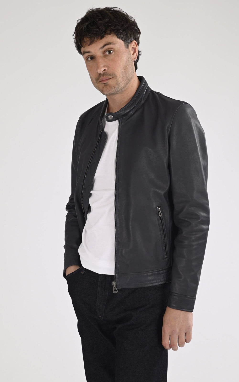 A "MERCER 103391" Bleu Marine Daytona 73 Blouson Homme opened photo