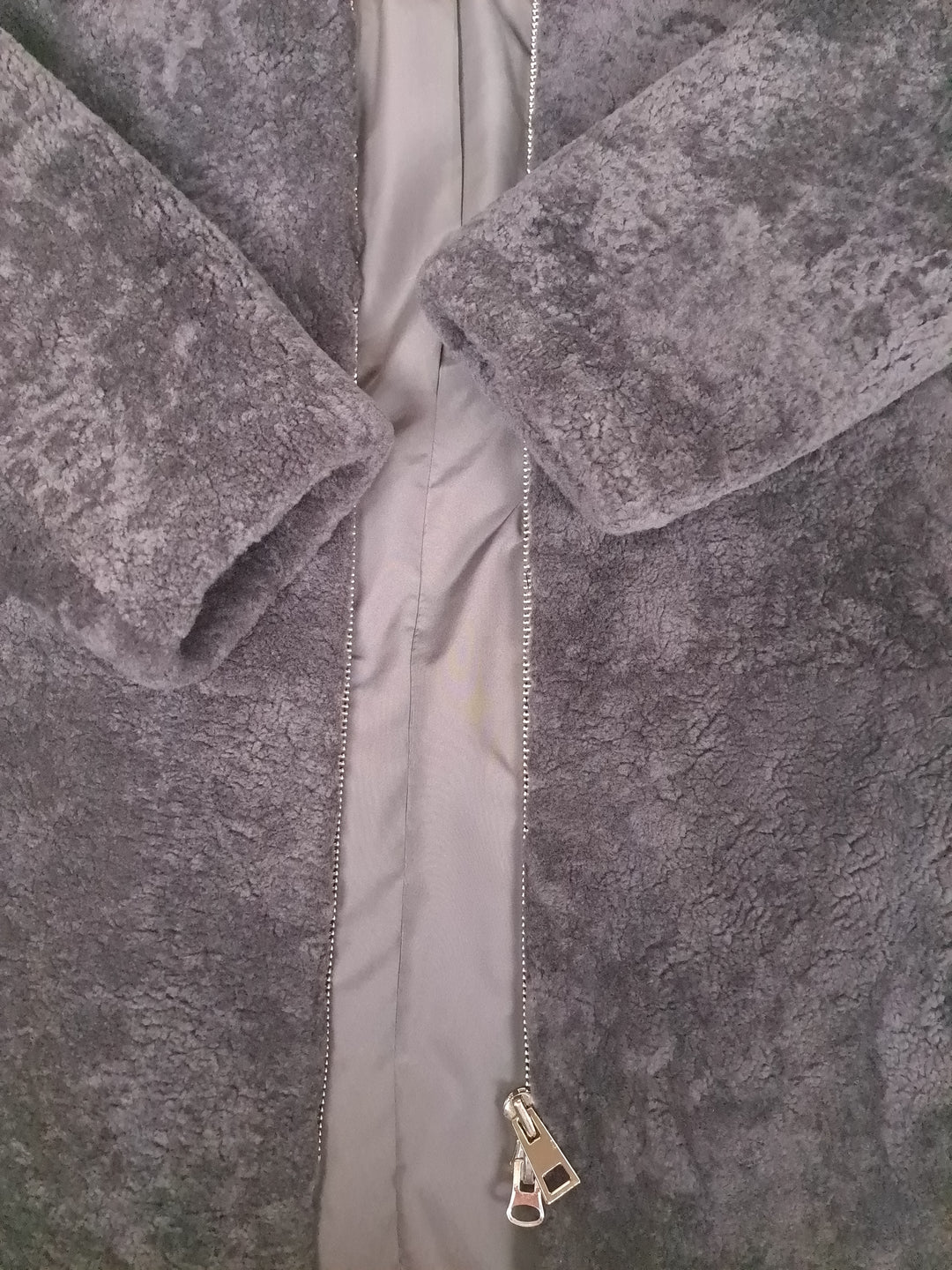 Delaney, 87 cm. - Kapuze - Curly Lamb - Damen - Segred Grey