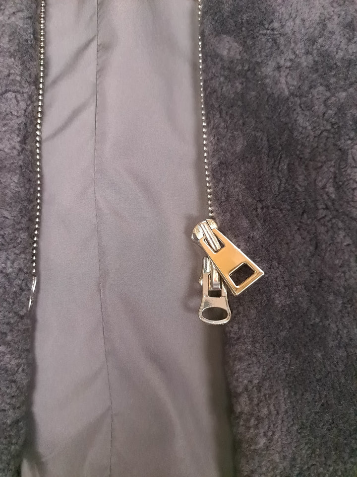 Delaney, 87 cm. - Kapuze - Curly Lamb - Damen - Segred Grey