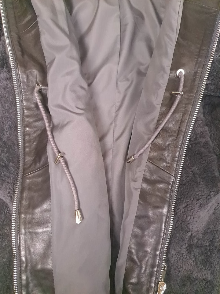 Delaney, 87 cm. - Kapuze - Curly Lamb - Damen - Segred Grey