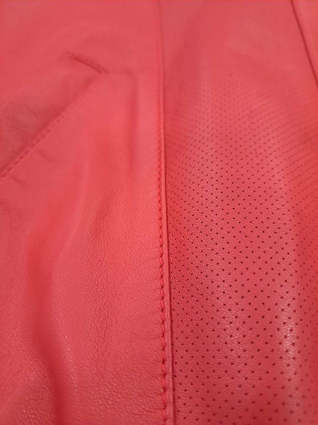 Angee, 56 cm. - Halsband – Lamm-Malli-Leder – Damen – Chili-Rot