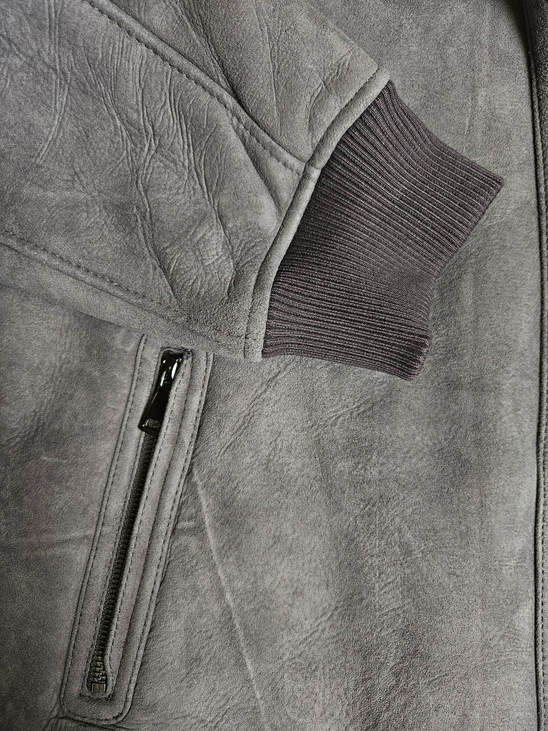 Iker, 66 cm. - Collar Suede Lamb - Man Grey