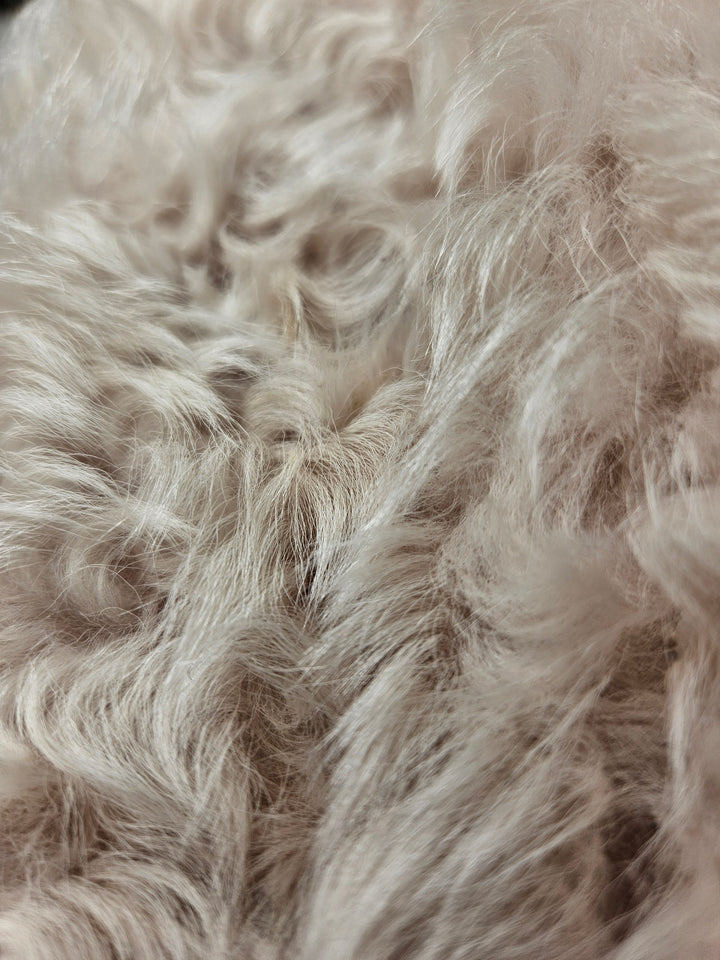 Jessica, 68 cm. -Kragen – Wildlederlamm – Damen – Hellbeige