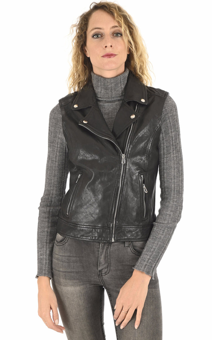 A "SARAH 102338" Noir Rose Garden Gilet Femme closed photo