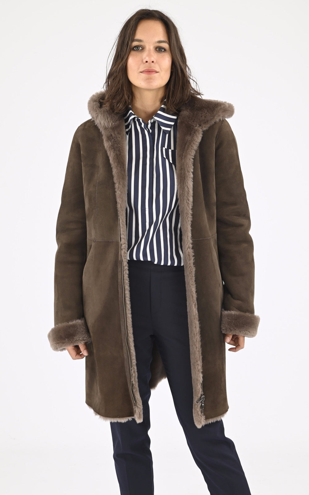 A "BASE 90" Taupe La Canadienne 3/4 Femme opened photo