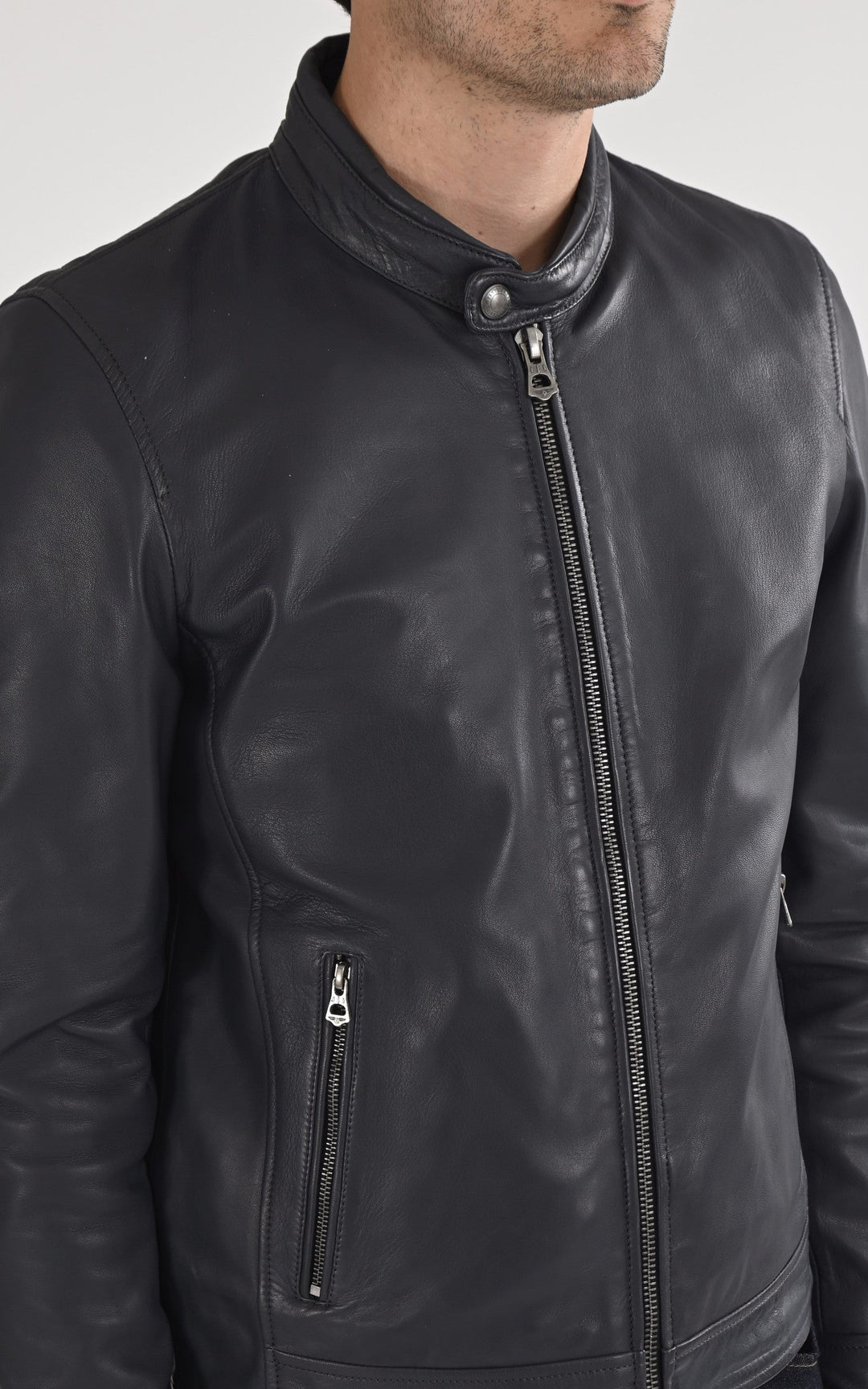 A "MERCER 103391" Bleu Marine Daytona 73 Blouson Homme details photo