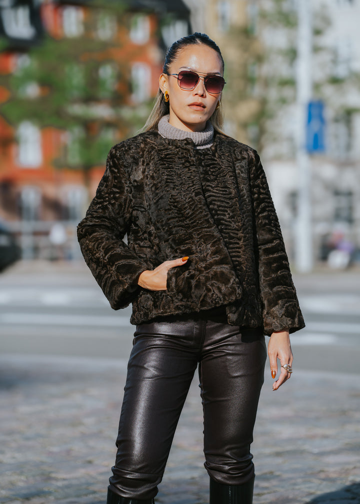 Konstantinou Monroe, 56 cm. - Persianer Lamm - Damen - Braun