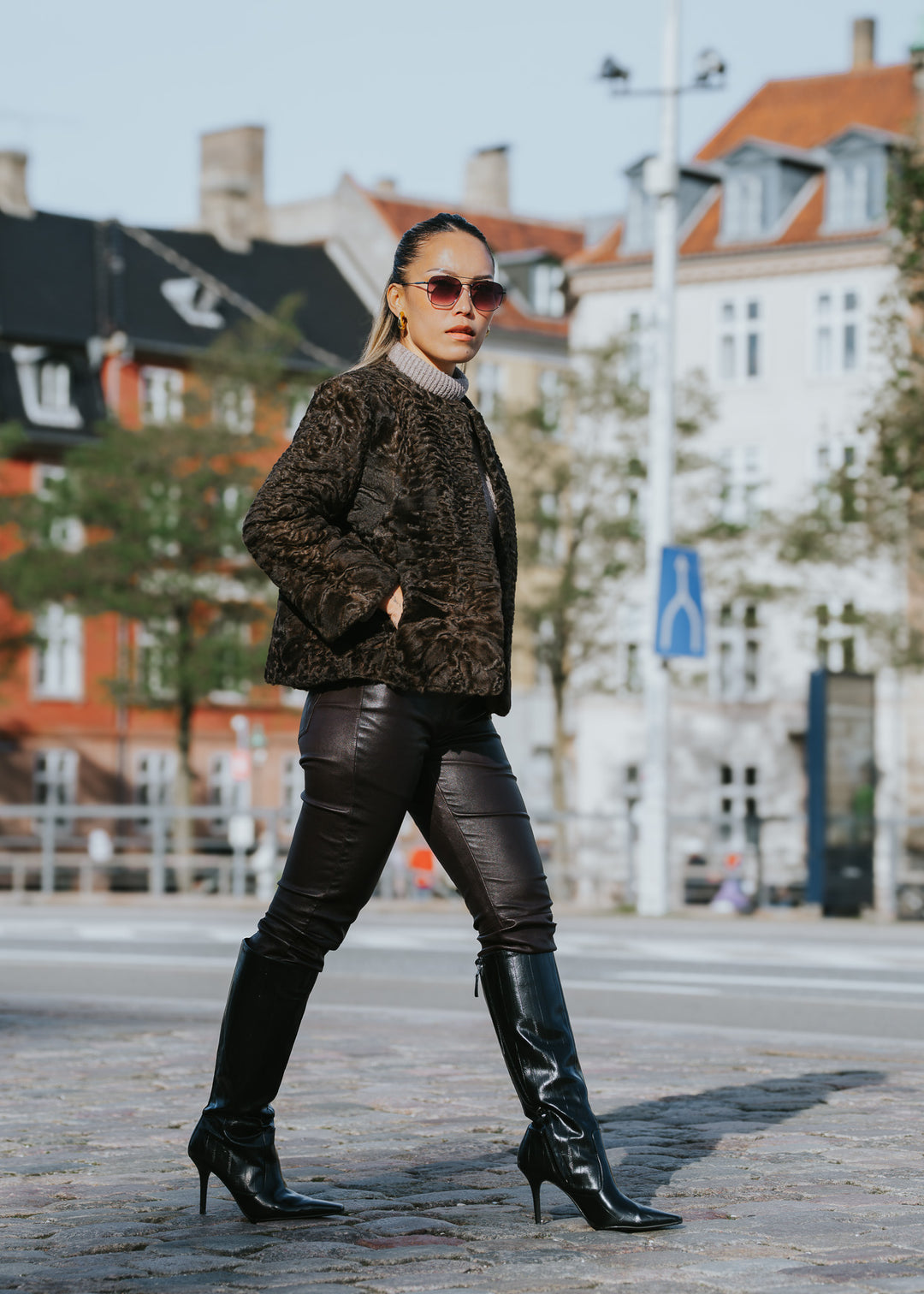 Konstantinou Monroe, 56 cm. - Persianer Lamm - Damen - Braun