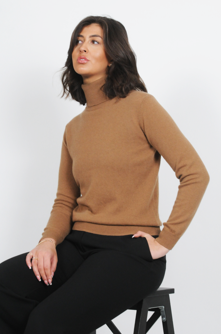 SY-23031 Turtleneck - 100 % ren kashmir - kvinnor - mörk kamel