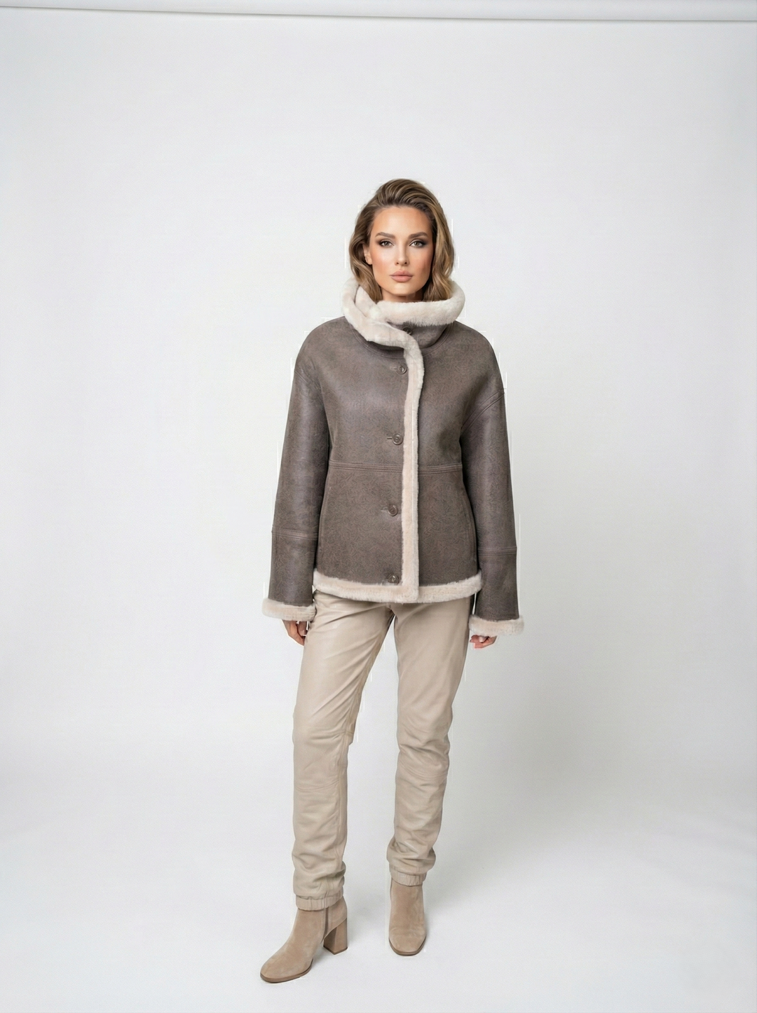 Iolande, 60 cm. - Krave - Nappa Lamb Crack - Kvinder - Brun