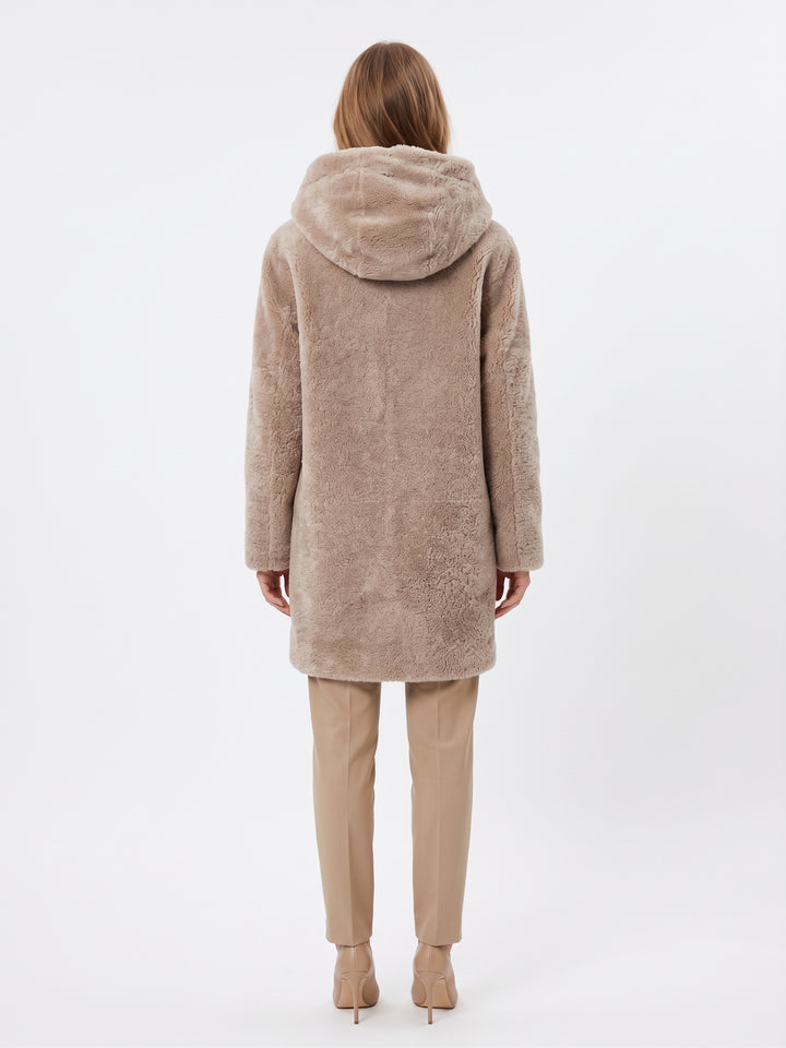 Delaney, 87 cm. - Hood Curly Lamb - Women Dark Beige