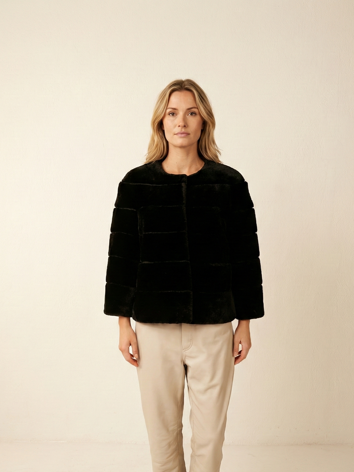 Horiane, 55 cm. - Lammet rett hår - kvinner - svart