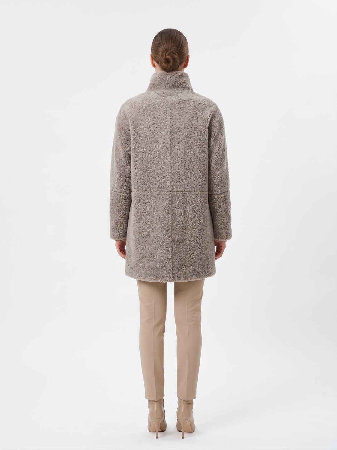 Jinane, 85 cm. - Lockigt lamm - Damer - Grå