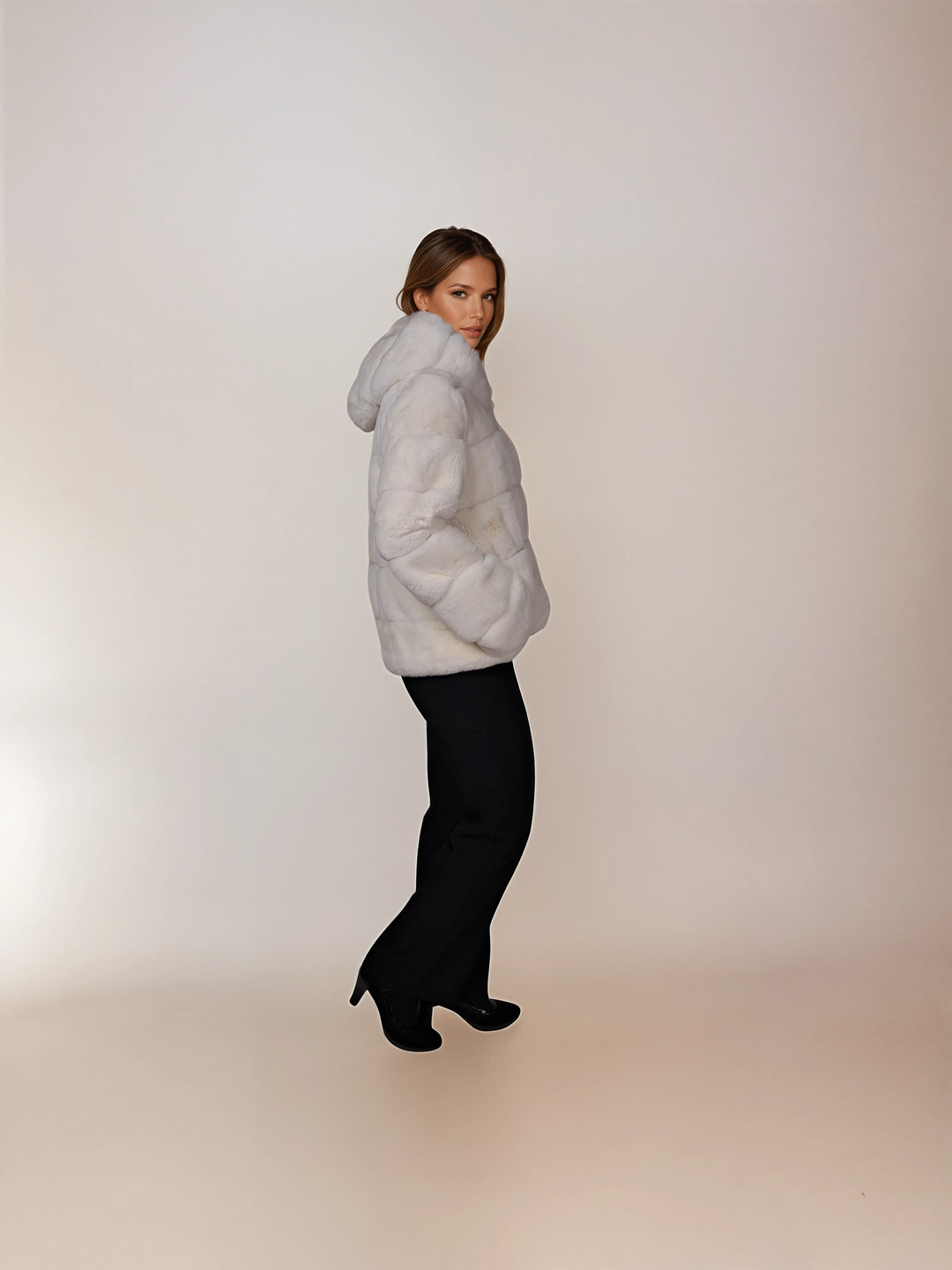 Petrovski, 60 cm. - Kapuze - Rex - Damen - Weiß