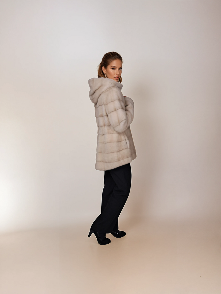 Dreifaltigkeit, 73 cm. - Kapuze - Nerzpelzjacke - Damen - Perle 