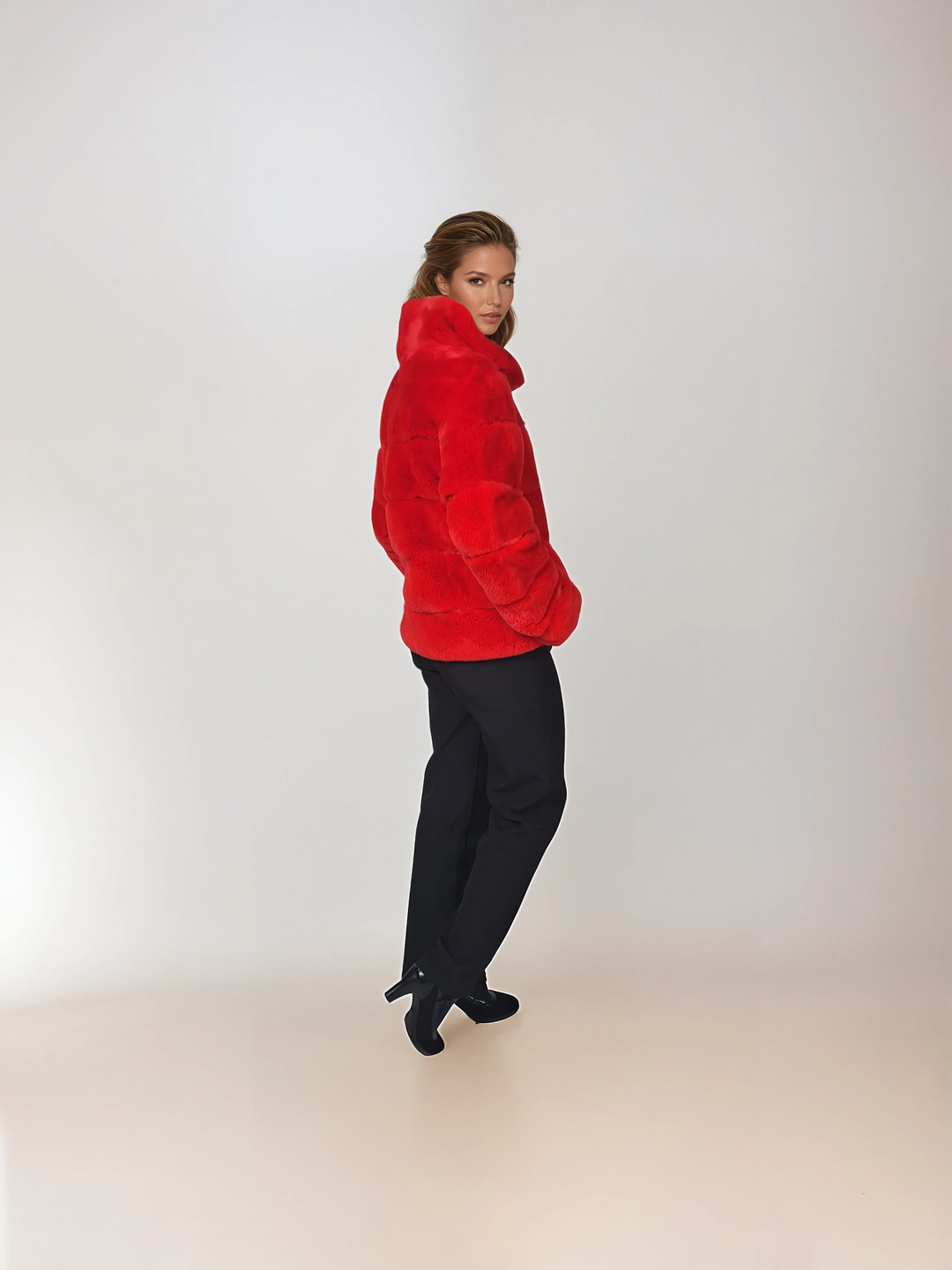 Petrovski, 60 cm. - Halsband - Rex - Damen - Rot