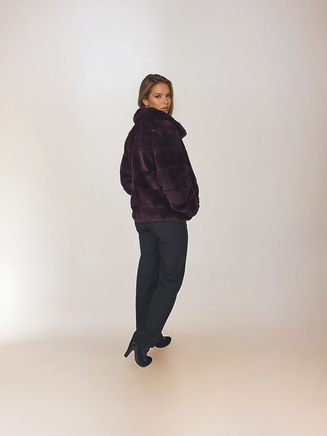 Petrovski, 60 cm. - Kragen - Rex - Damen - Wein