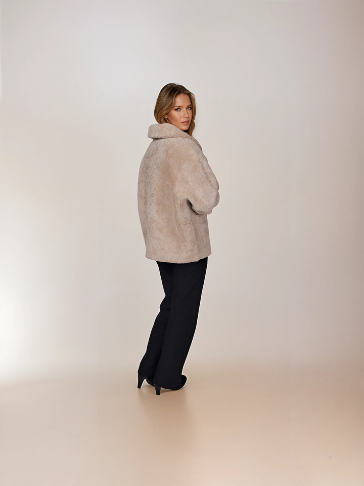 Irene, 65 cm. - Kragen - Curly Lamb - Damen - Dunkelbeige