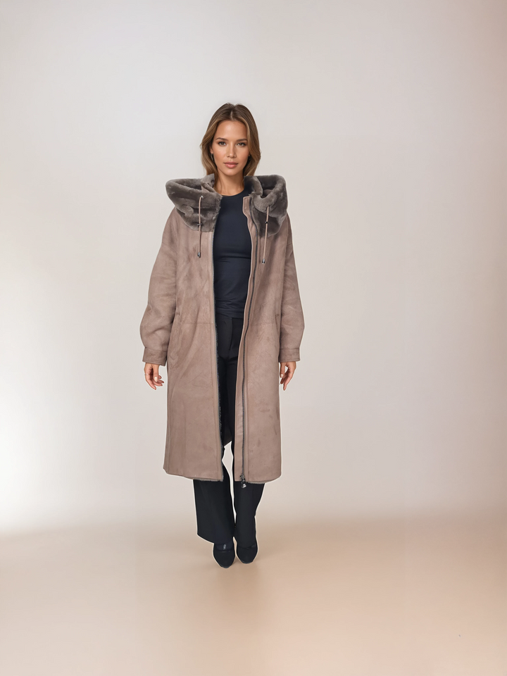 Neue Gabiana, 108 cm. - Kapuze – Wildlederlamm – Damen – Dunkle Eiche