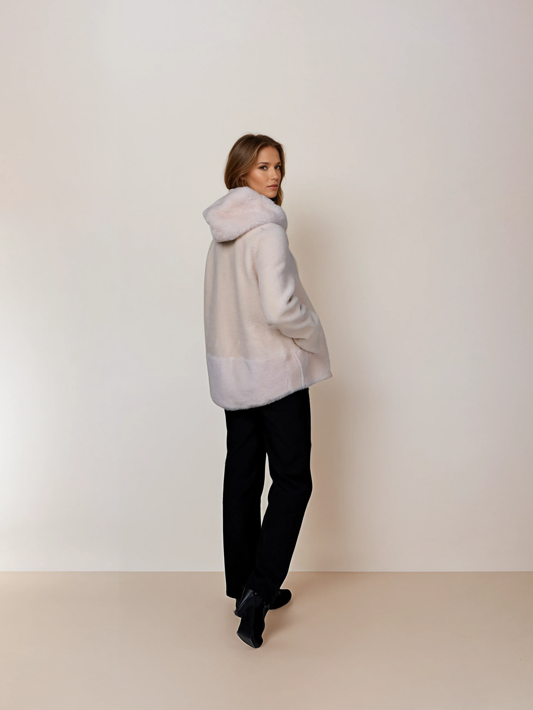 Ilda, 72 cm. - Kapuze - Air Wool - Damen - Off White