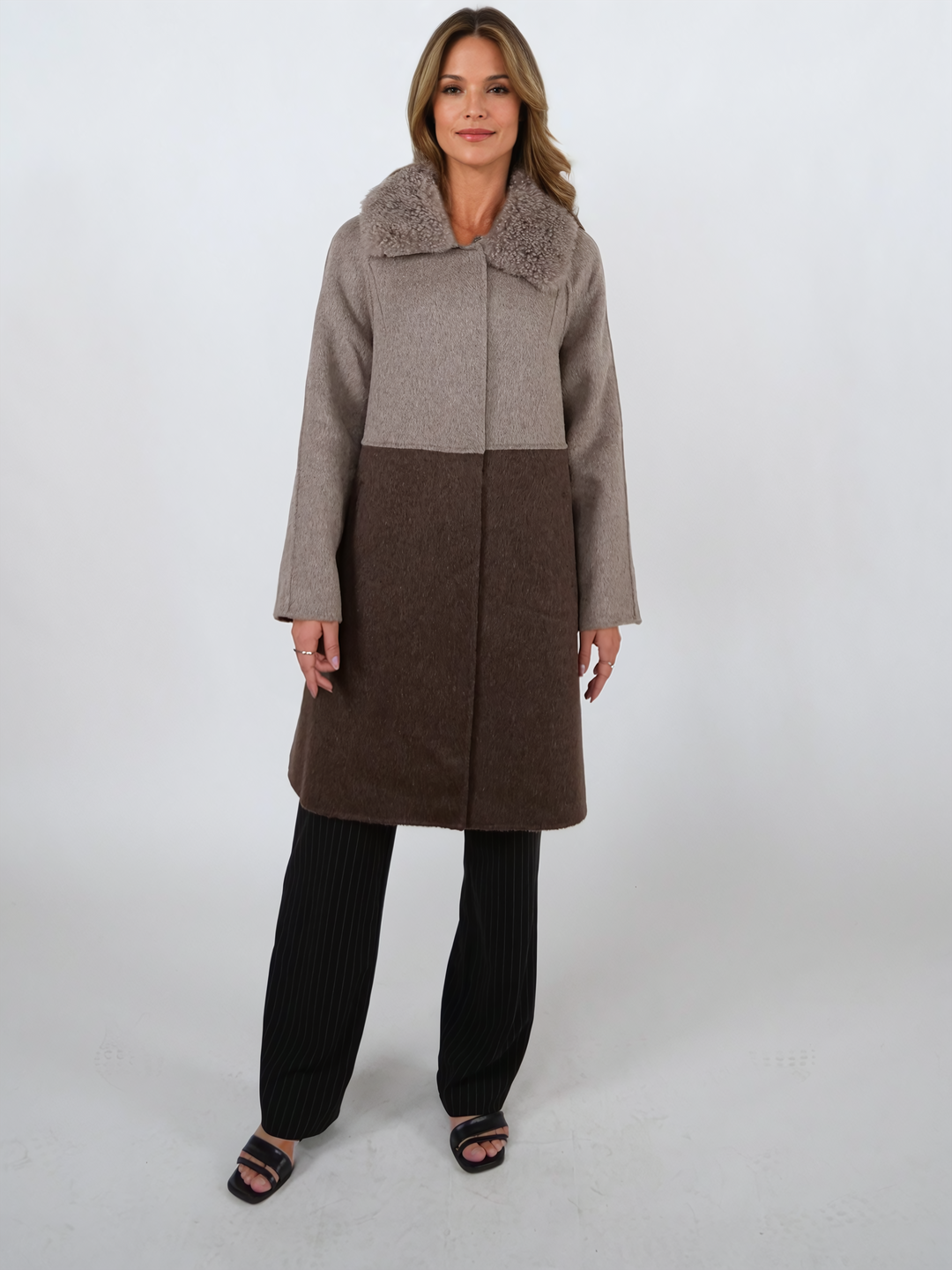 Italia, 95 cm. – Kragen – 100 % Wolle – Damen – Taupe und Dunkelbraun