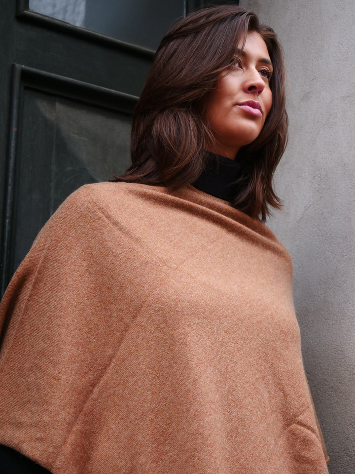 SY-24001 Poncho - 100% Kashmir - Tilbehør - Mørk Camel
