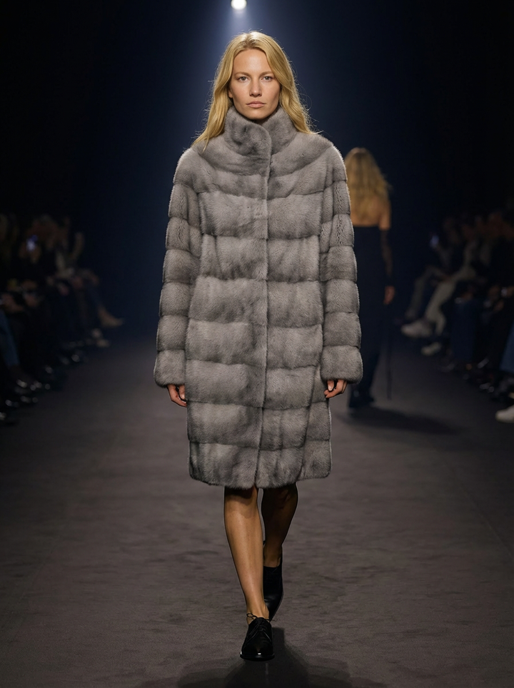 Rosario, 85 cm. - Kragen - Nerzjacke - Damen - Saphir