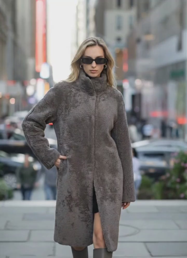 Filuka, 100 cm. - Krave - Curly Lamb - Kvinder - Taupe